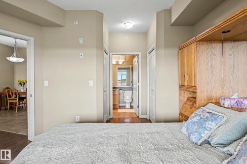 401 1589 Glastonbury Boulevard, Edmonton, AB - Indoor Photo Showing Bedroom