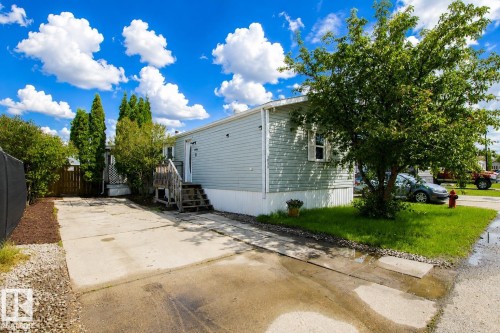 1036 Lakeland Crescent   Sherwood Park, AB T8H 1J2
