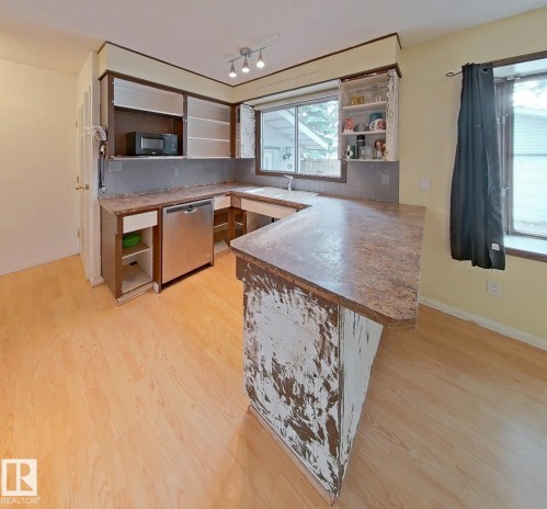 122 Harrison Drive, Edmonton, AB 