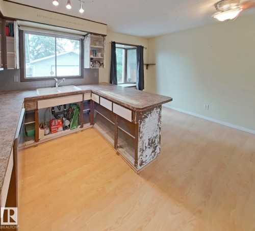 122 Harrison Drive, Edmonton, AB 