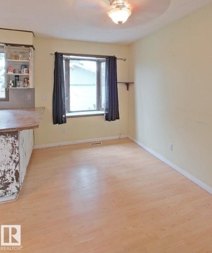 122 Harrison Drive, Edmonton, AB 