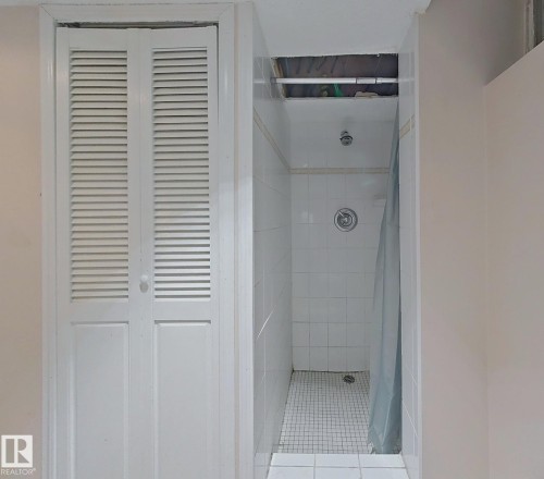 122 Harrison Drive, Edmonton, AB 
