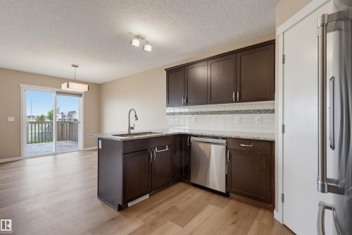 16428 12 Avenue, Edmonton, AB 