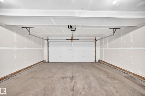 #82 11910 35 Av Sw, Edmonton, AB - Indoor Photo Showing Garage