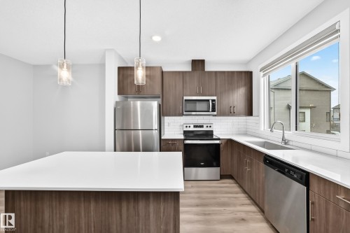 #82 11910 35 Av Sw, Edmonton, AB - Indoor Photo Showing Kitchen With Stainless Steel Kitchen With Upgraded Kitchen
