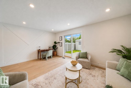 125 Woodborough Way, Edmonton, AB 