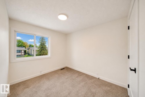 125 Woodborough Way, Edmonton, AB 