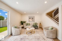 125 WOODBOROUGH Way  Edmonton, AB T5Y 1N2