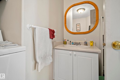 5011 64 Street, Rural Lac Ste. Anne County, AB - Indoor Photo Showing Bathroom