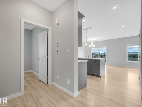 1057 Coopers Hawk Link, Edmonton, AB 