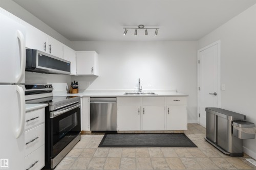 18423 96A Avenue, Edmonton, AB 