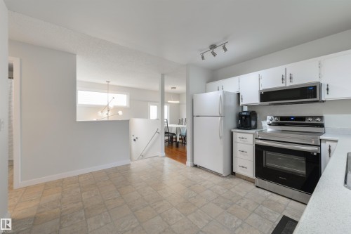 18423 96A Avenue, Edmonton, AB 