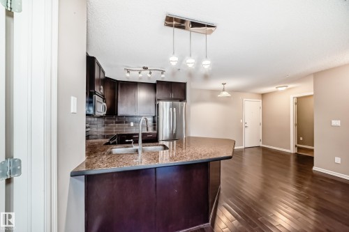 208 2204 44 Ave, Edmonton, AB 