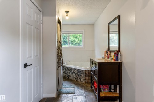 23 Glenhaven Crescent, St. Albert, AB 