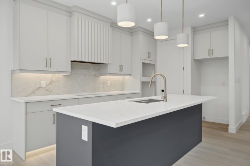 10617 60A Avenue, Edmonton, AB 
