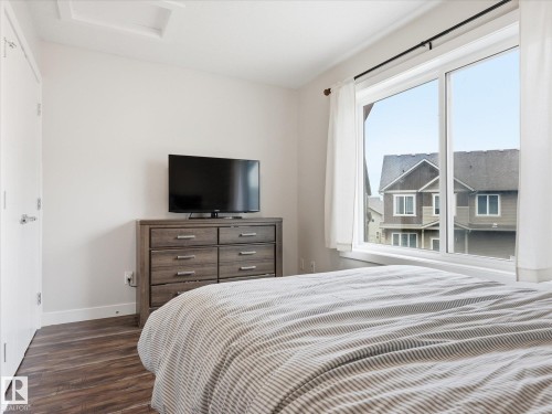 56 1051 Graydon Hill Boulevard, Edmonton, AB - Indoor Photo Showing Bedroom