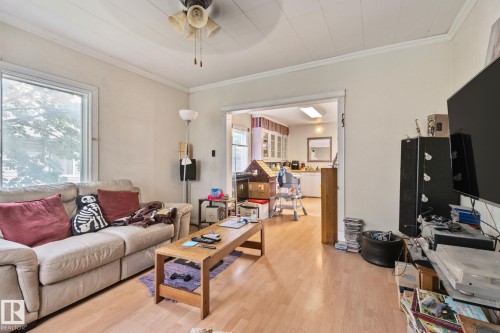 11209 38 Street, Edmonton, AB 