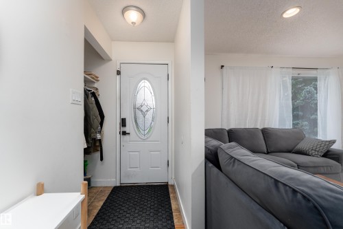 13616 137 Street, Edmonton, AB 