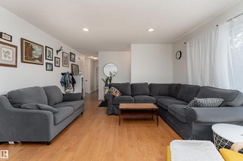 13616 137 Street, Edmonton, AB 