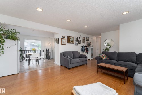 13616 137 Street, Edmonton, AB 