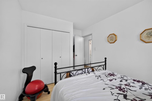 13407 59 Street Nw, Edmonton, AB - Indoor Photo Showing Bedroom