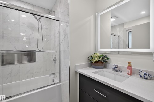 13407 59 Street Nw, Edmonton, AB - Indoor Photo Showing Bathroom