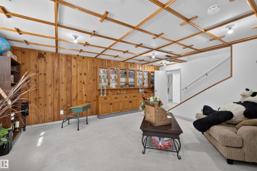 13407 59 Street Nw, Edmonton, AB - Indoor Photo Showing Other Room