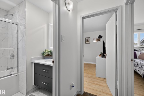 13407 59 Street Nw, Edmonton, AB - Indoor Photo Showing Bathroom
