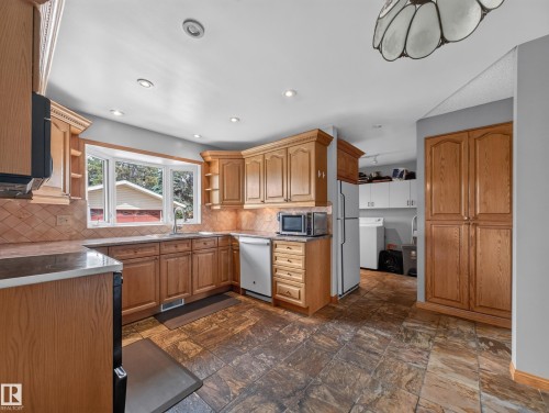 11312 165 Avenue, Edmonton, AB 