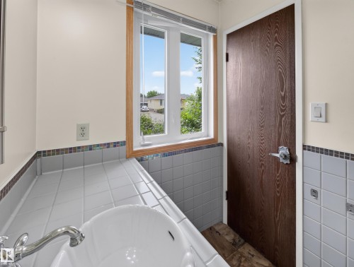 11312 165 Avenue, Edmonton, AB 