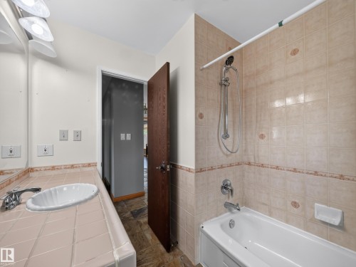 11312 165 Avenue, Edmonton, AB 