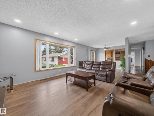 11312 165 Avenue, Edmonton, AB 