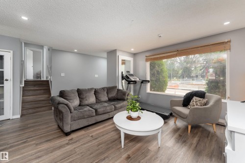 9012 Meadowlark Road, Edmonton, AB 