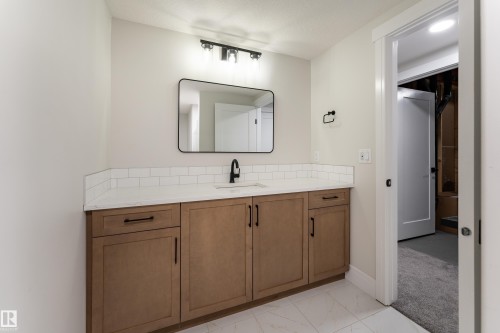 9383 226 Street, Edmonton, AB 