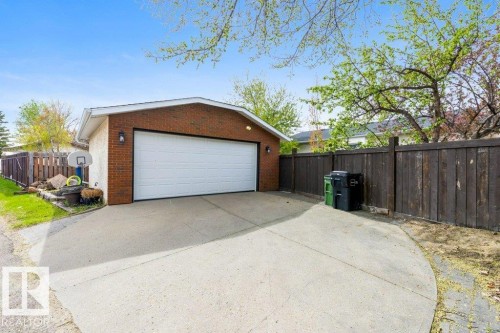 17115 92 Street, Edmonton, AB 