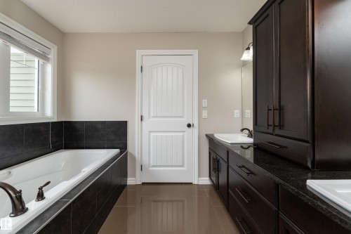 7916 18 Avenue, Edmonton, AB 