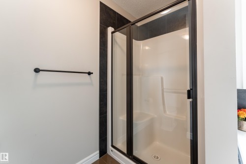 7916 18 Avenue, Edmonton, AB 