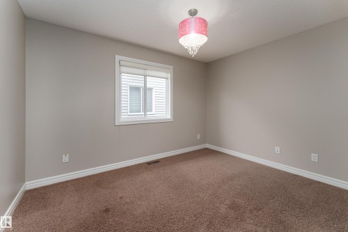 7916 18 Avenue, Edmonton, AB 