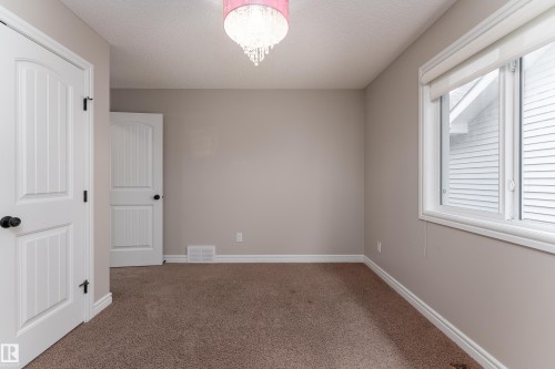 7916 18 Avenue, Edmonton, AB 