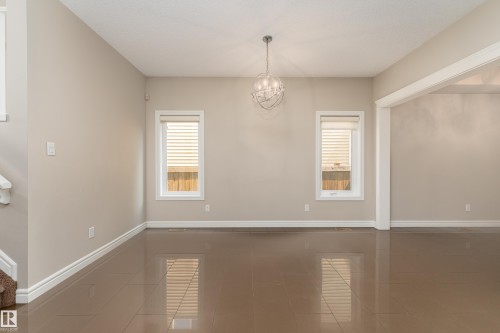 7916 18 Avenue, Edmonton, AB 