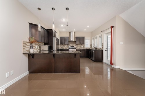 7916 18 Avenue, Edmonton, AB 