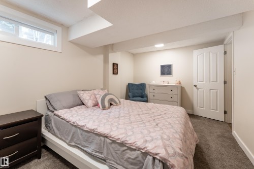 7816 142 Street, Edmonton, AB 