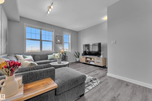 15 2803 James Mowatt Trail, Edmonton, AB 