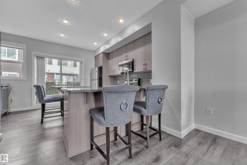 15 2803 James Mowatt Trail, Edmonton, AB 