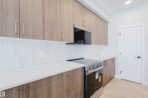 8300 Kiriak Loop, Edmonton, AB 