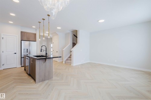 8300 Kiriak Loop, Edmonton, AB 