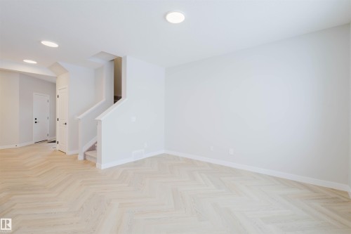 8300 Kiriak Loop, Edmonton, AB 