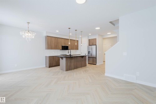 8300 Kiriak Loop, Edmonton, AB 