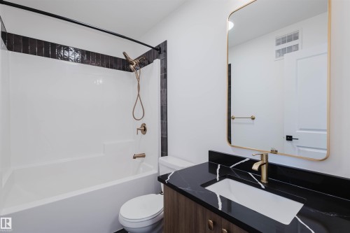 8300 Kiriak Loop, Edmonton, AB 