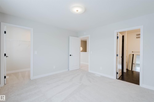 8300 Kiriak Loop, Edmonton, AB 